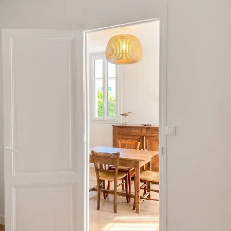 Maison Accueillante Avec Terrasse à *